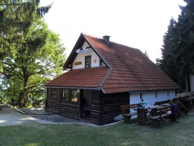 Planinarski dom Javorje